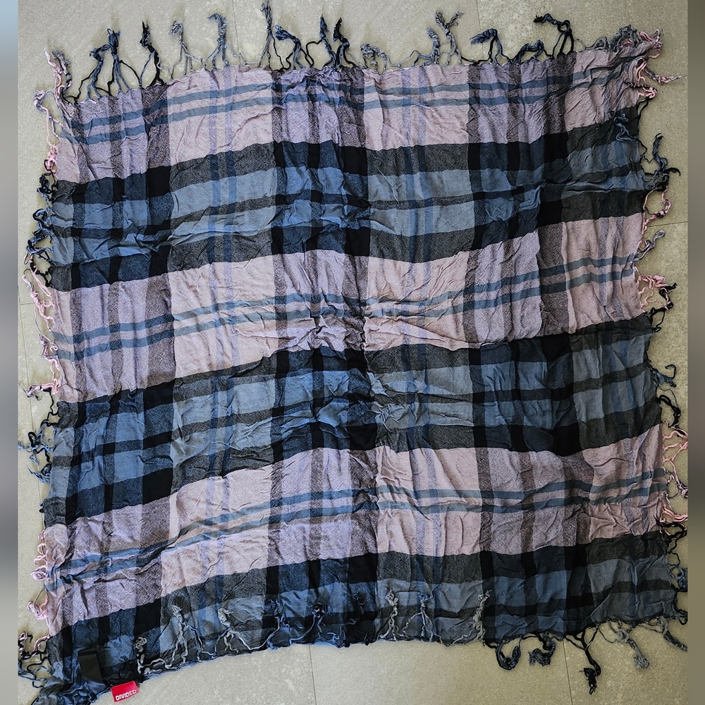 2For$5✨️H&M Divided Black and Gray Scarf